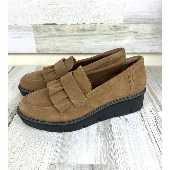 Clarks Women’s 8.5 Brown Leather Airabell Slip-On Platform Ruffle Loafers NEW - Picture 1 of 7
